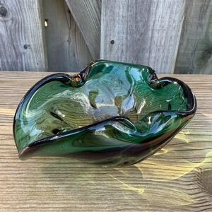 Mcm Green Glass Ashtray Heavy Glass Waved Pinched Leaf Shape Design